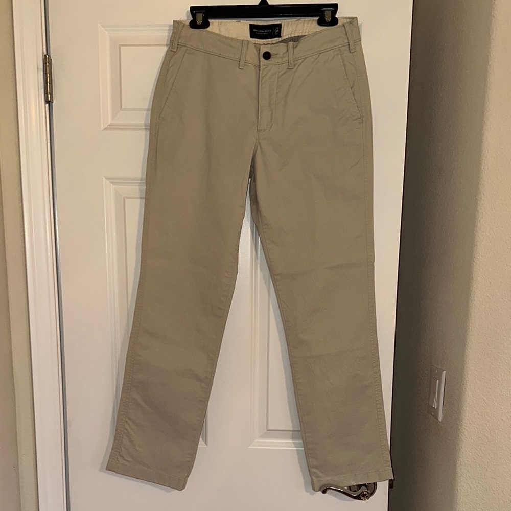 28x30 Abercrombie & Fitch Tan Chinos with Straight Leg Cut